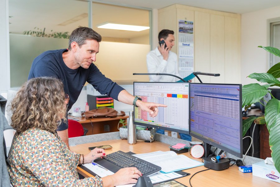 Commercial-S.A.D.1 sells team s.a.d.